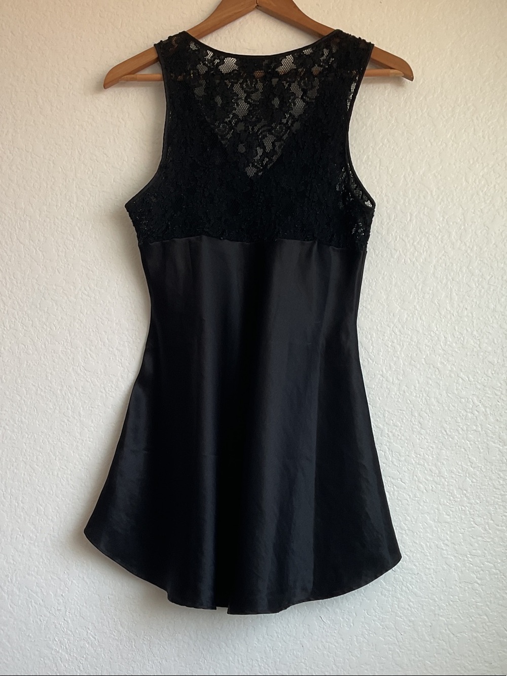 VAL MODE Black Lace-Top Satin Chemise | medium - Picture 3 of 16